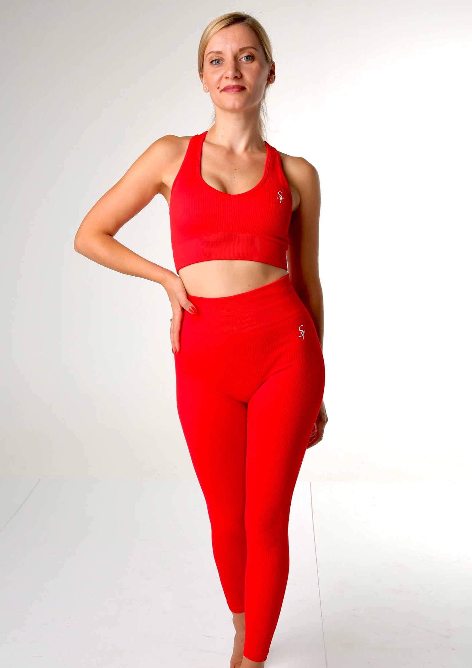 ''Aoma'' Red- Solid Leggings and Sports Bra Set