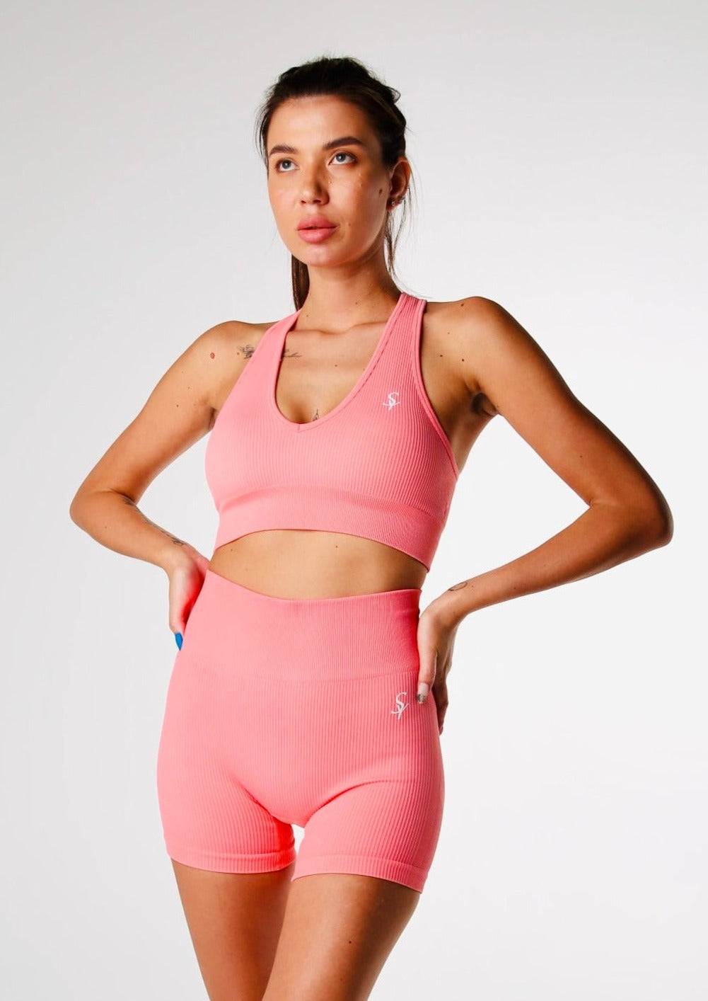 "Aoma'' Peach - Stylish Shorts And Bra Set